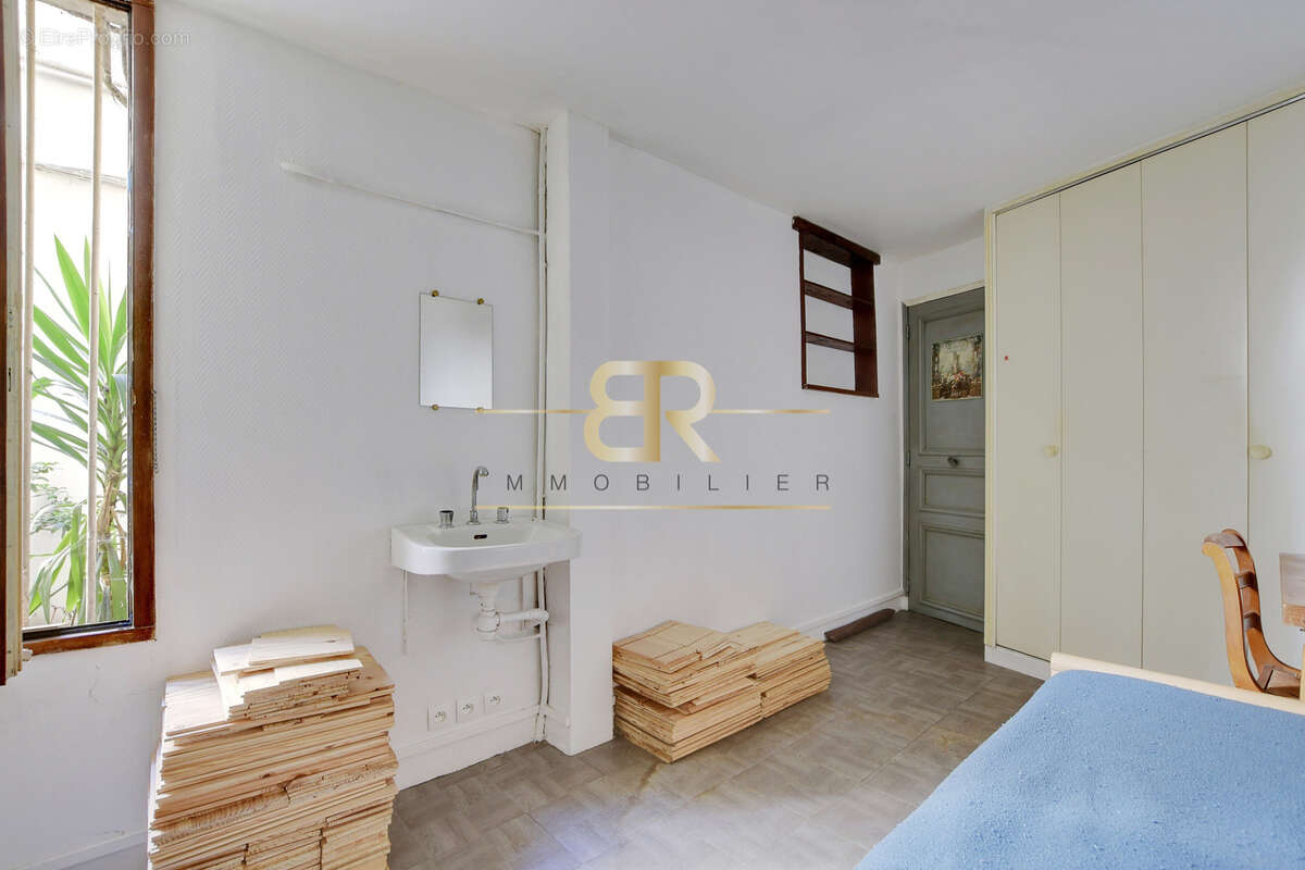 Appartement à PARIS-3E