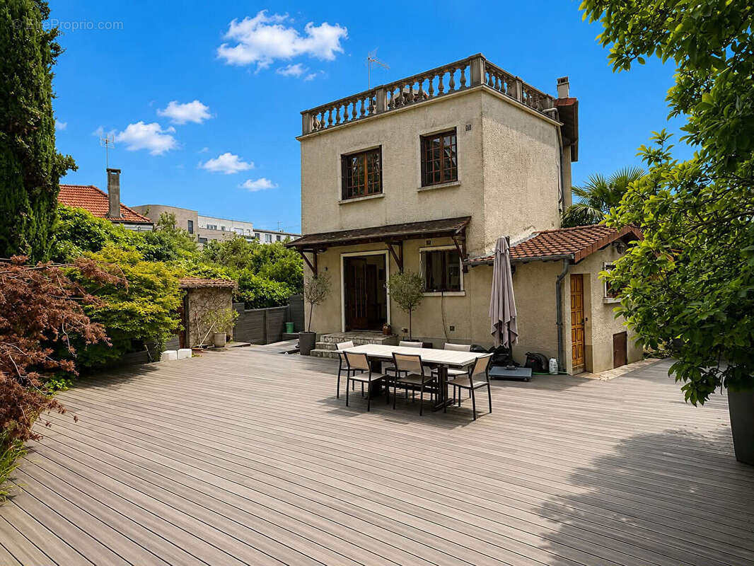 Maison à NEUILLY-PLAISANCE
