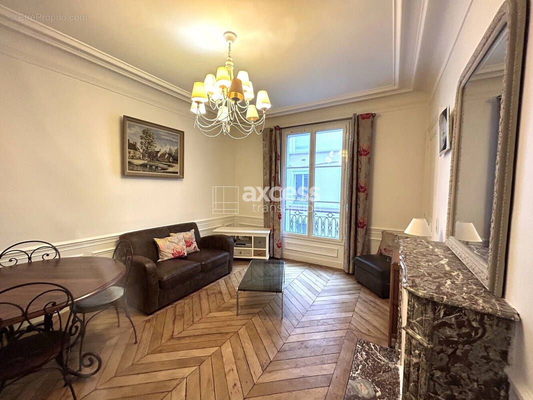 Appartement à PARIS-10E