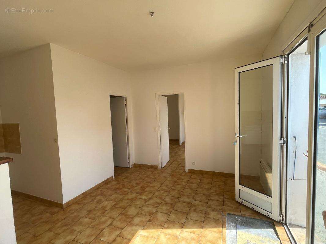 Appartement À Vendre - photo 3
