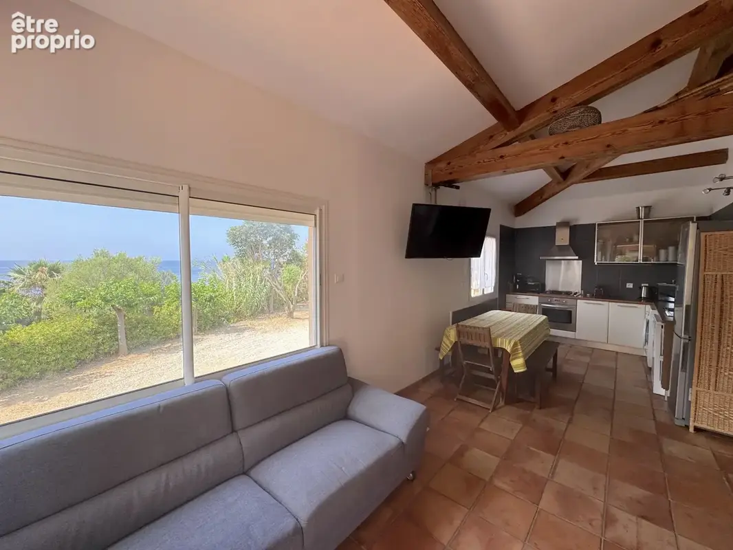 Une villa piscine accès plage à quelques mètres - photo 3