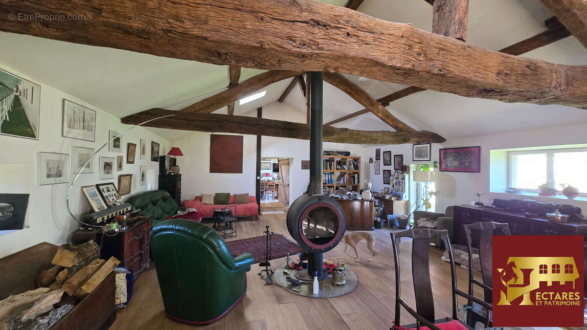 ANCIEN MONASTERE de 214 m2 sur 50 ha - Idéal élevage chevaux - photo 12