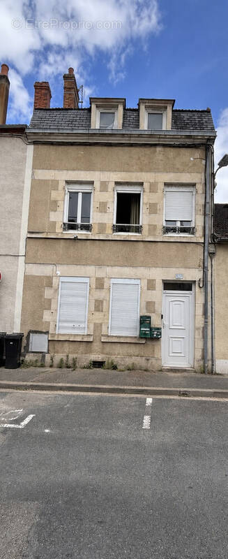 Maison à COSNE-COURS-SUR-LOIRE