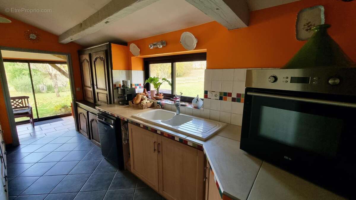 Maison à SAINT-FELIX-DE-VILLADEIX