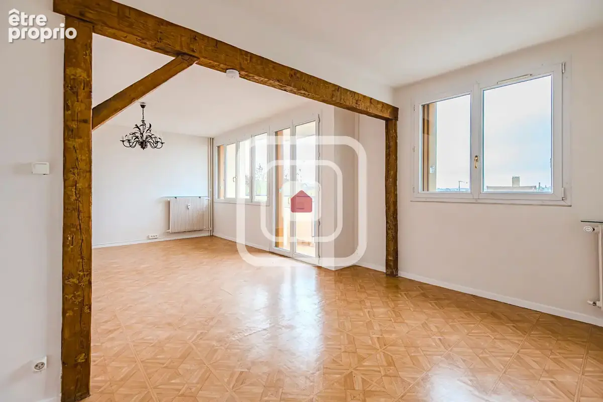 Appartement t5 avec 3 chambres balcon grand garage cave - photo 2