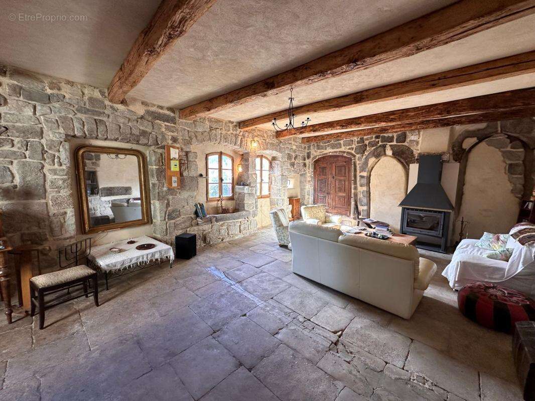 Maison en pierre avec terrasse - photo 5