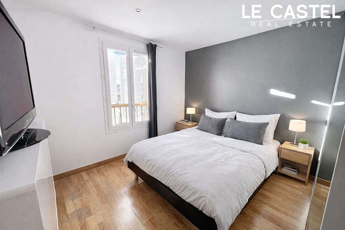 Maison à CEYRESTE