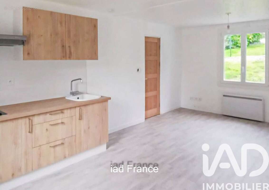 Appartement 238 m² à Maurepas  - photo 3