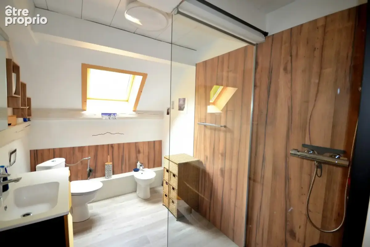 A vendre sur 2,4 ha en pleine nature 1 Chalet Rénové + 1 ancien chalet à réhabiliter - photo 19