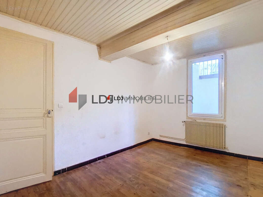 Maison 98 m² à Prades  - photo 3
