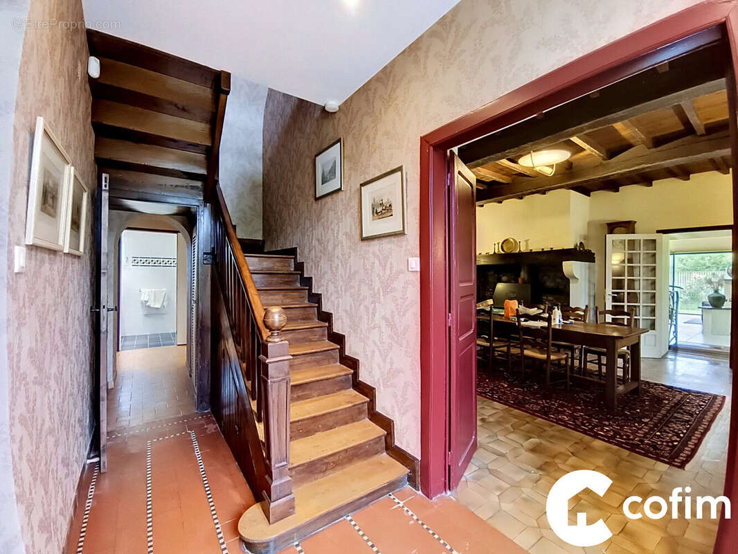 Maison 275 m² à Boeil-Bezing  - photo 7