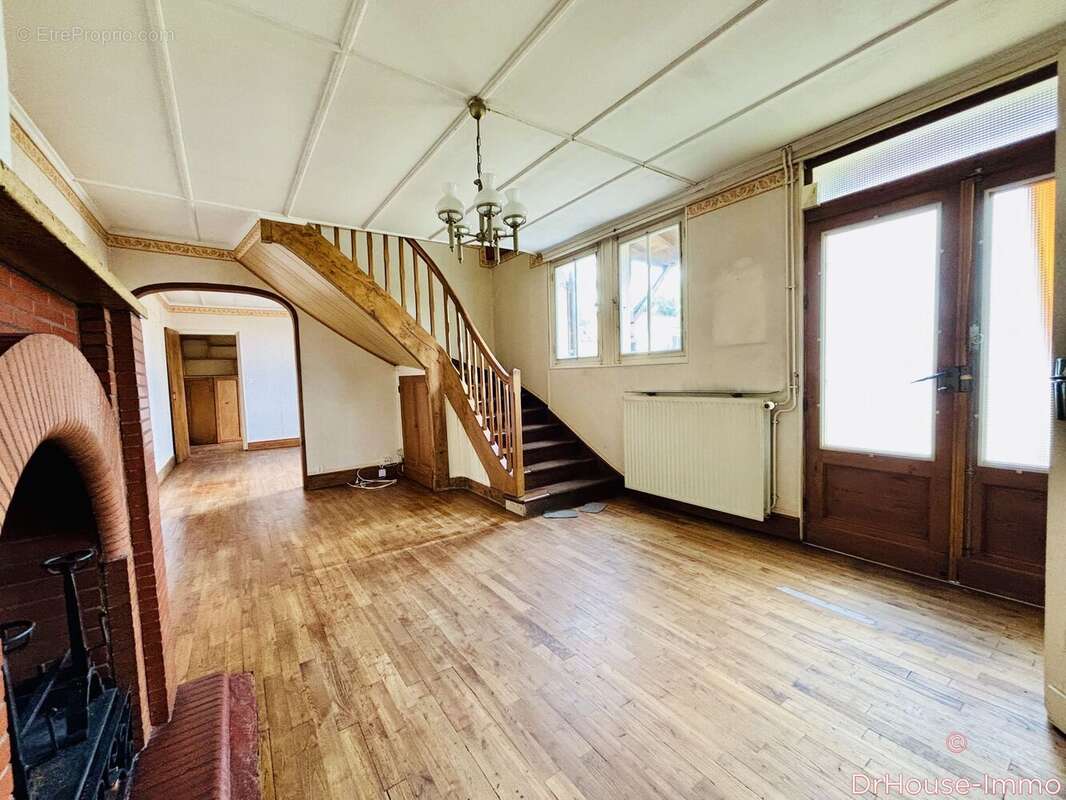 Maison à COULOUNIEIX-CHAMIERS