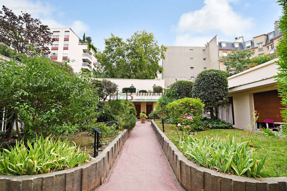 Appartement à PARIS-15E