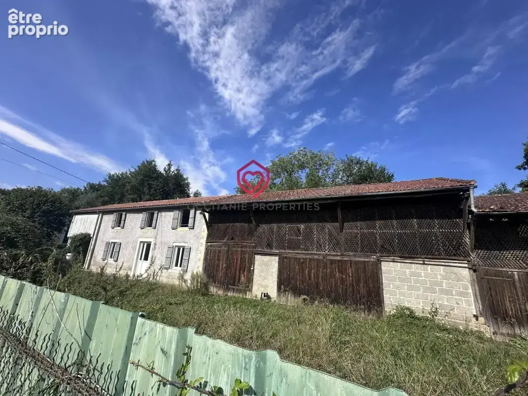 Propriété de caractère à rénover avec dépendances - photo 35