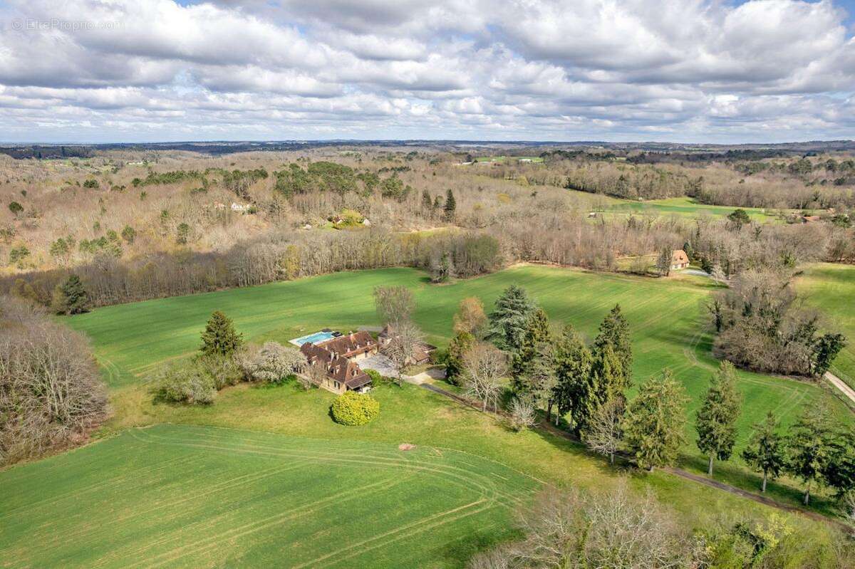 Maison à SAINT-GEYRAC