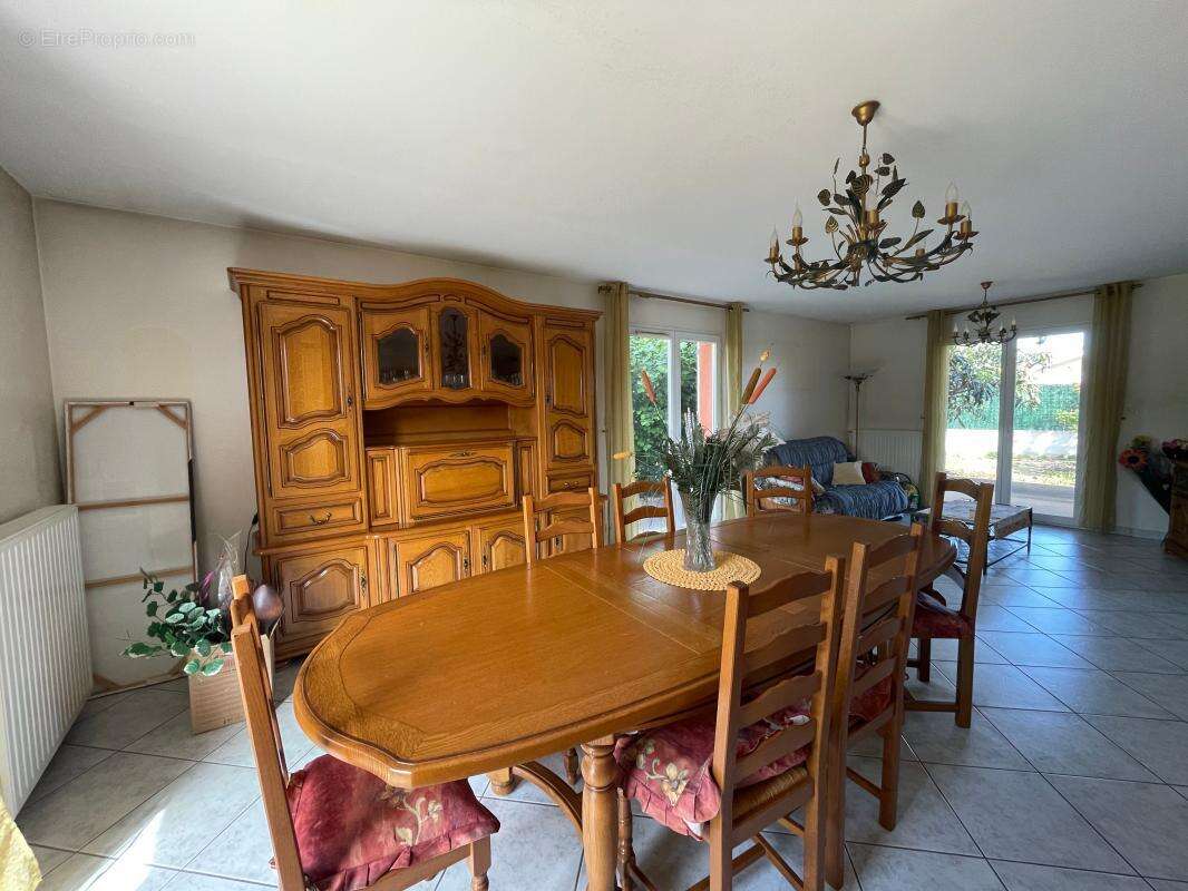 Maison à PONT-DE-CHERUY