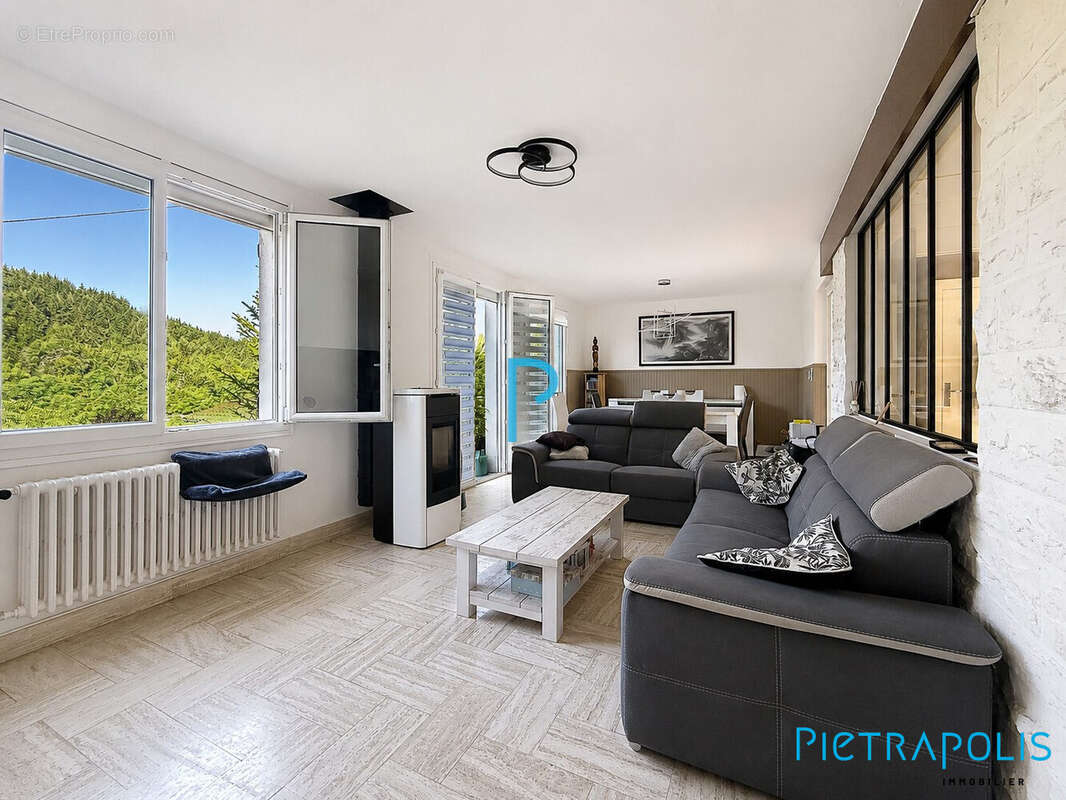 Maison 110 m² à Thizy  - photo 2
