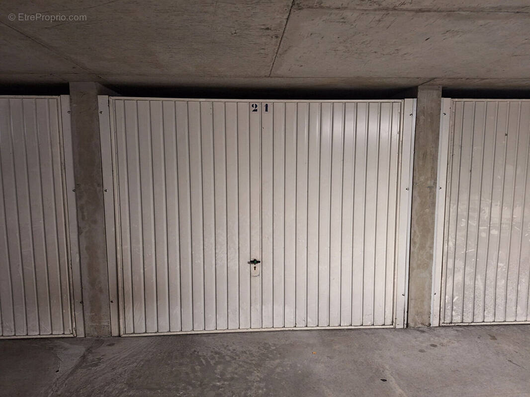 Parking à CALUIRE-ET-CUIRE