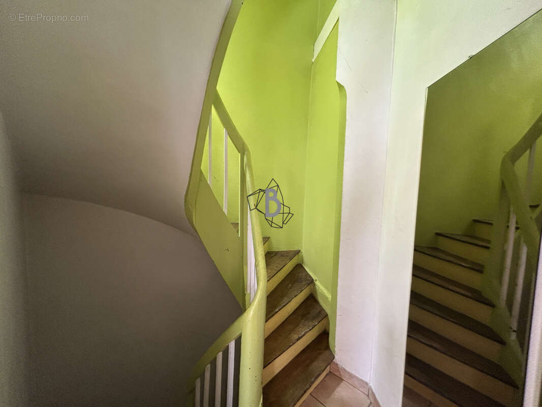 Appartement duplex    83 m2 Carrez / 101 m2 au sol   Proche Place Fernand Peloutier ALBI - photo 8