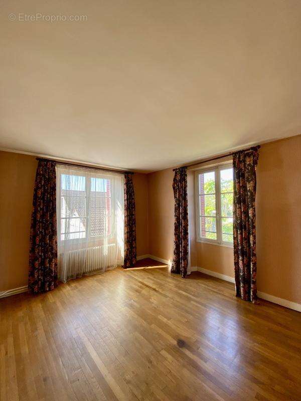 Appartement à SAINT-PRYVE-SAINT-MESMIN