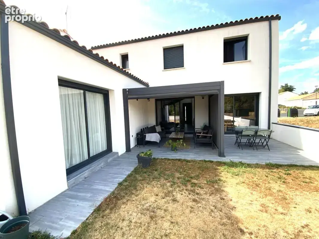 GETIGNÉ -À proximité à pied du bourg.Maison familiale - photo 15