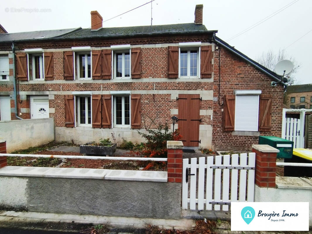 Maison à SARS-POTERIES