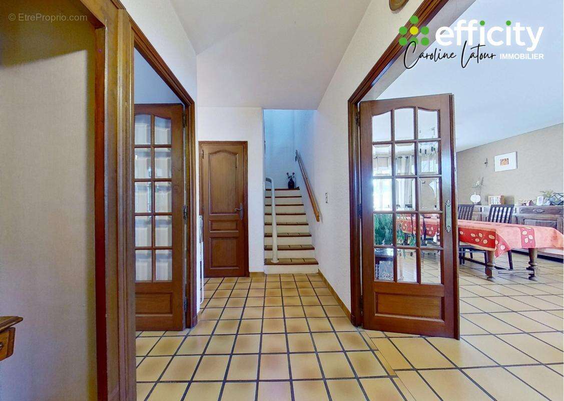 Maison à MONTROND-LES-BAINS