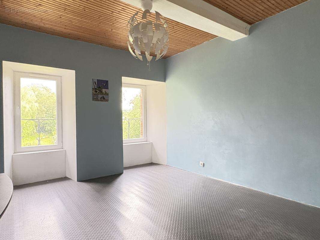 Maison 208 m² à Marigny  - photo 17