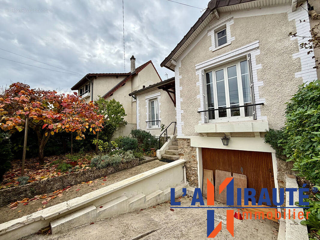 Maison à SARTROUVILLE