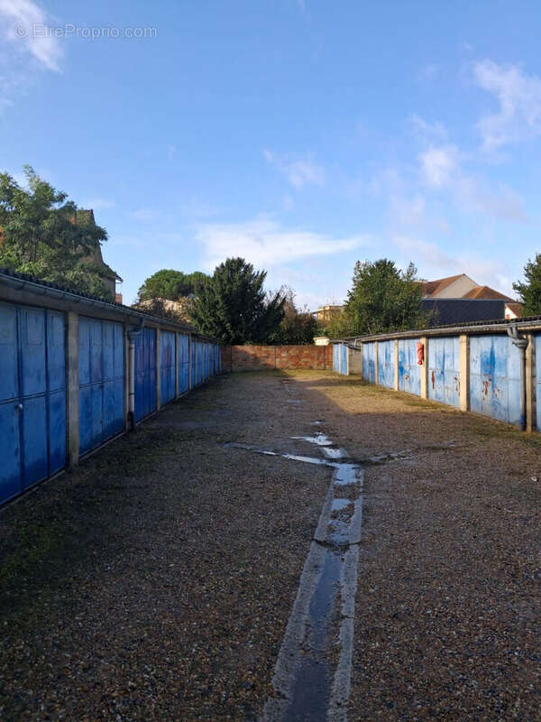 Parking à BEAUMONT-SUR-OISE