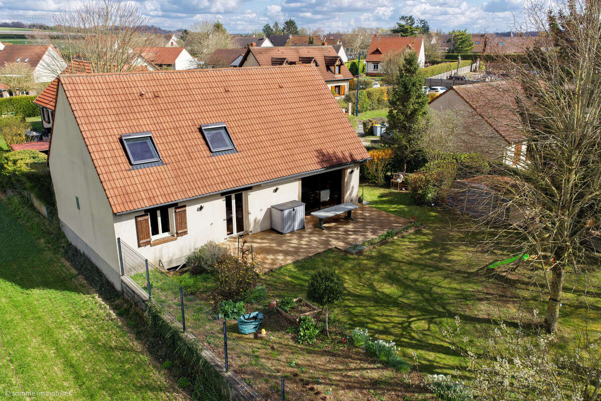 Maison à SAINT-VAAST-EN-CHAUSSEE
