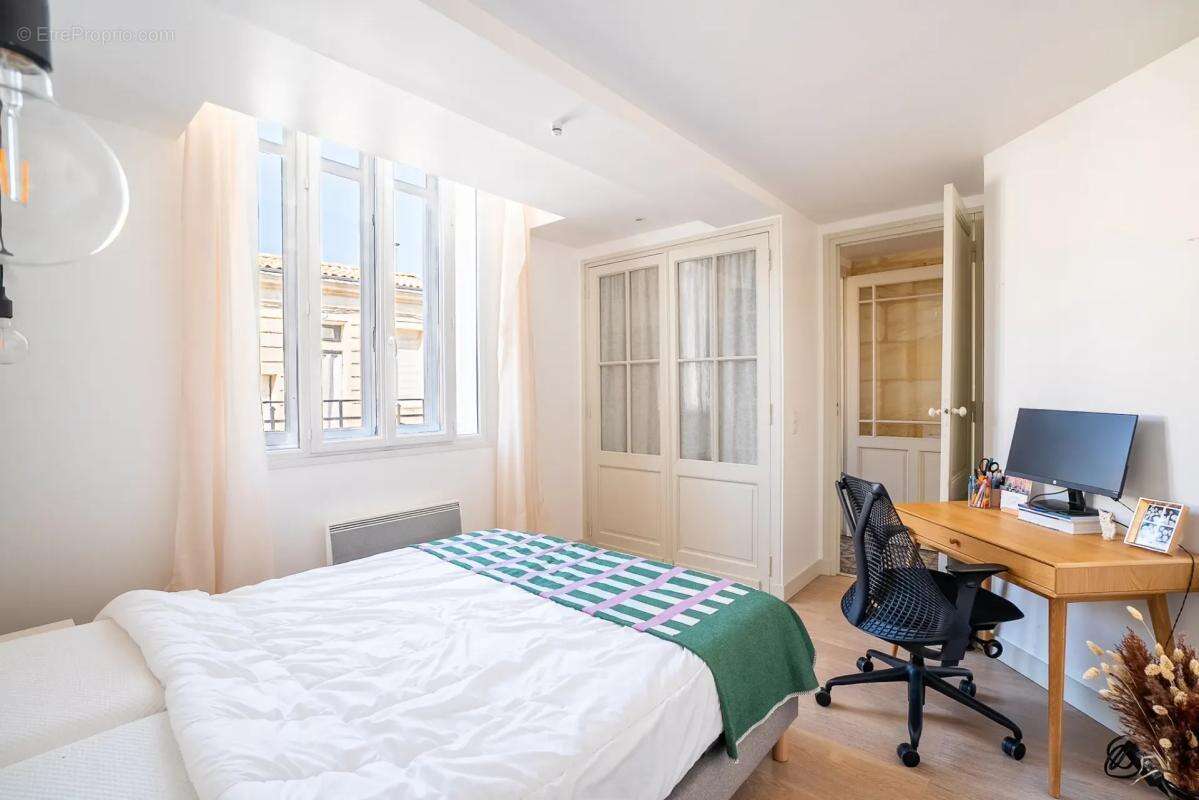 Maison en pierre rénovée de 142m² avec jardin – Saint Seurin - photo 5