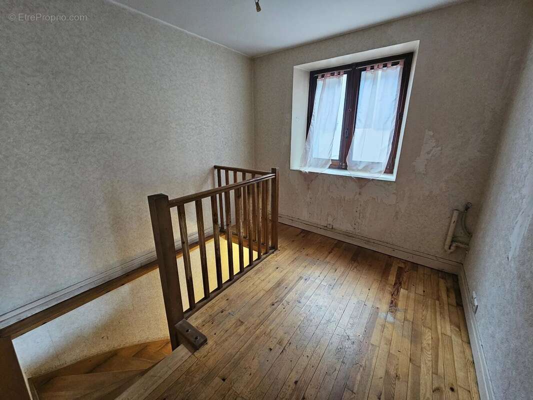 Maison à MONESTIER-DE-CLERMONT