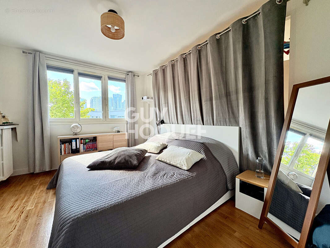 Appartement à COURBEVOIE