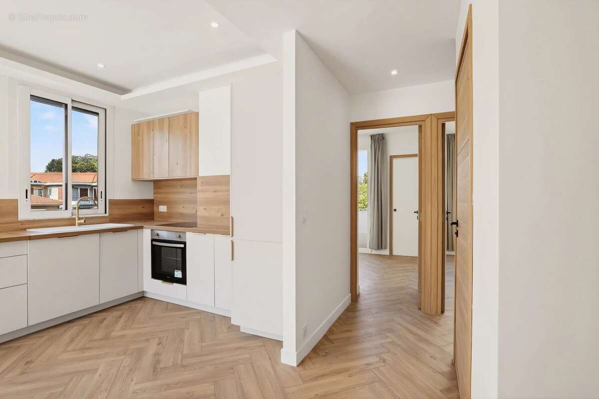 Appartement 63 m² à Nice  - photo 8
