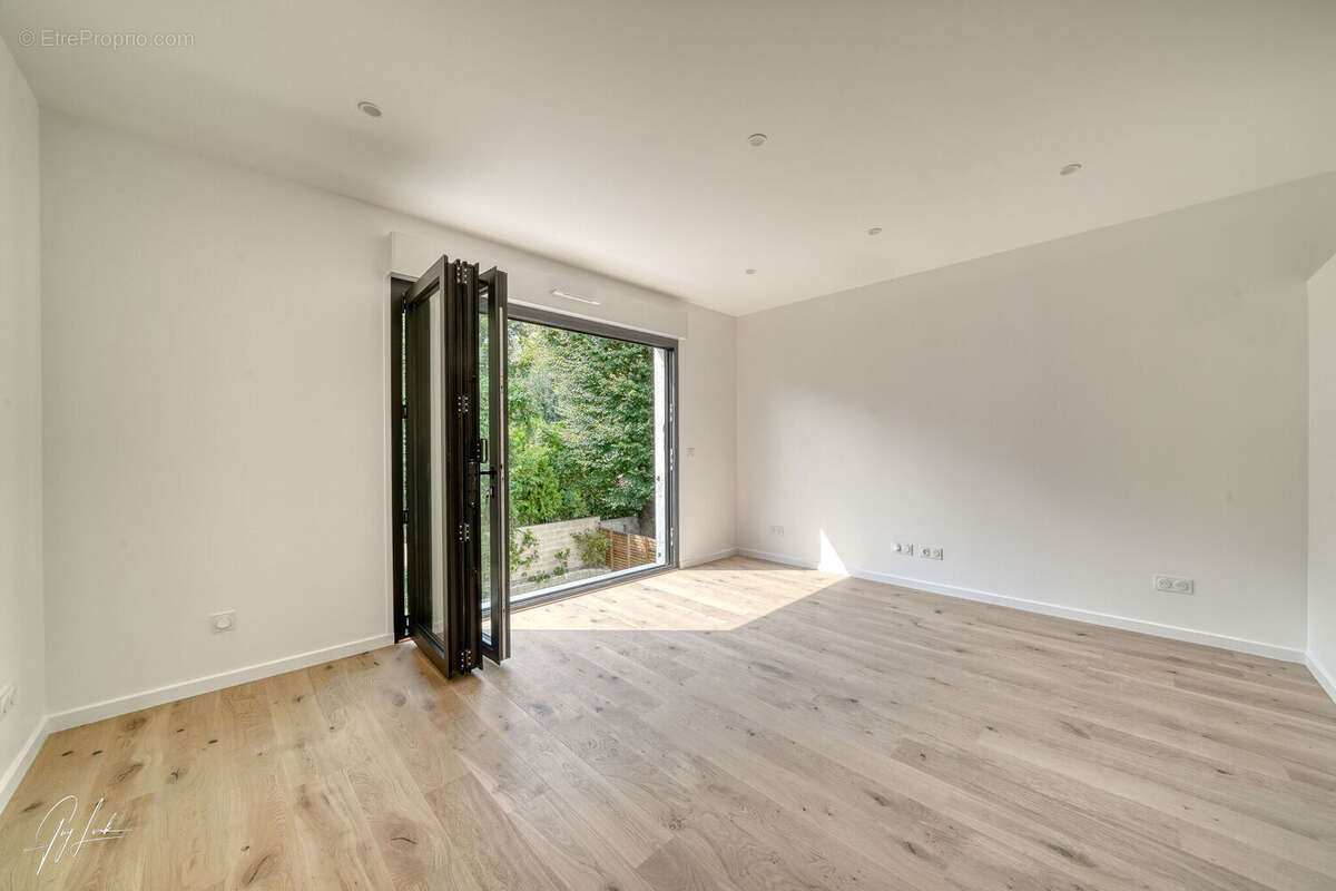 Photo 4 - Appartement à SURESNES