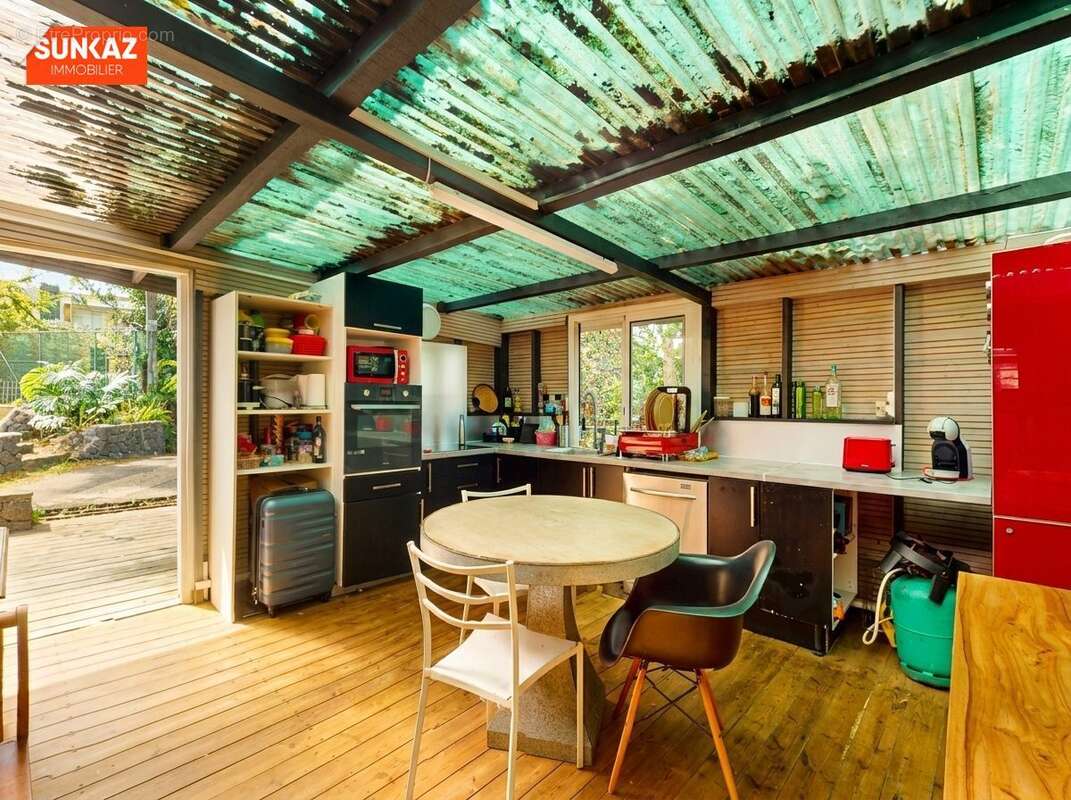 Maison 39 m² à Le Tampon  - photo 3