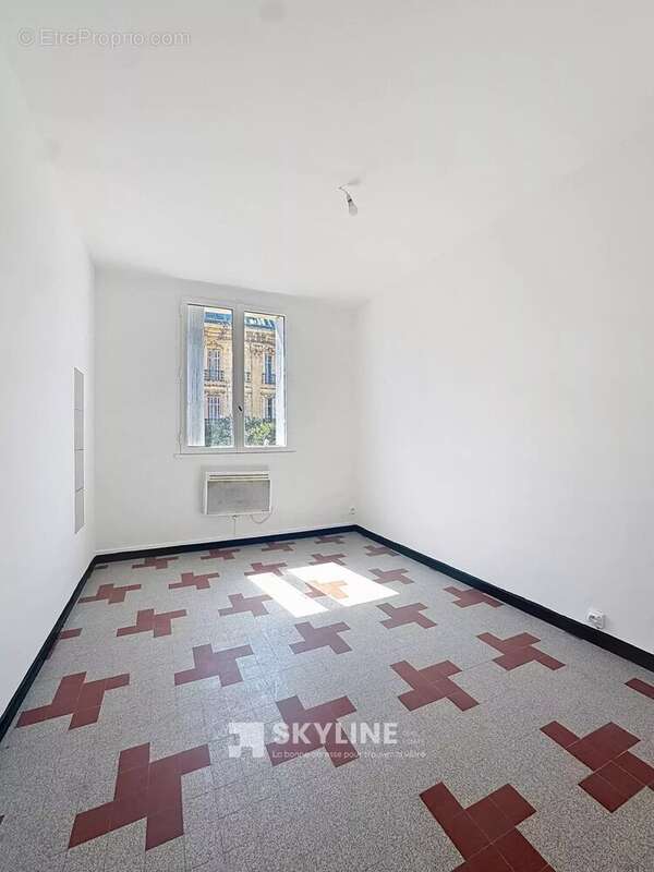 Appartement à MARSEILLE-1E