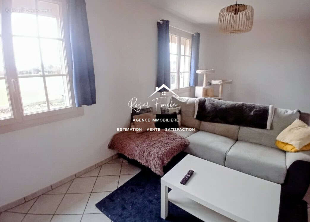 Salon - Maison à PORTS