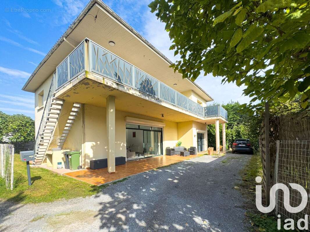 Maison 262 m² à Artigues-Pres-Bordeaux  - photo 2