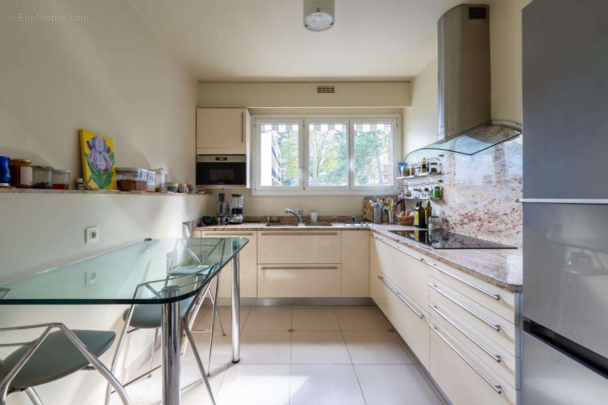 Appartement à VILLE-D'AVRAY