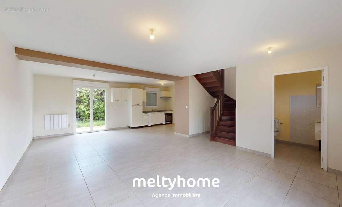 Maison 107 m² à Demouville  - photo 2