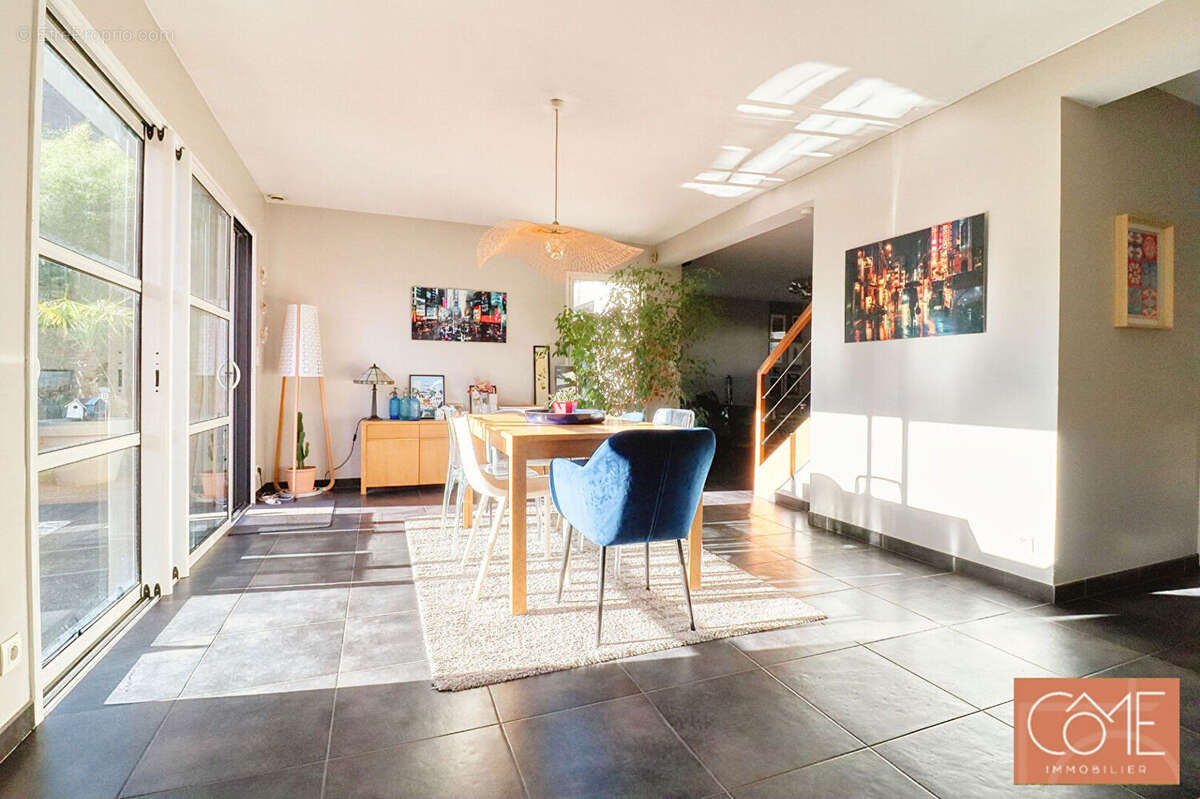 À vendre - saint-gregoire (35760) - quartier champ daguet - maison 5 chambres - 168,66 m² hab.et 185,69m² au sol. - terrain 500  - photo 6