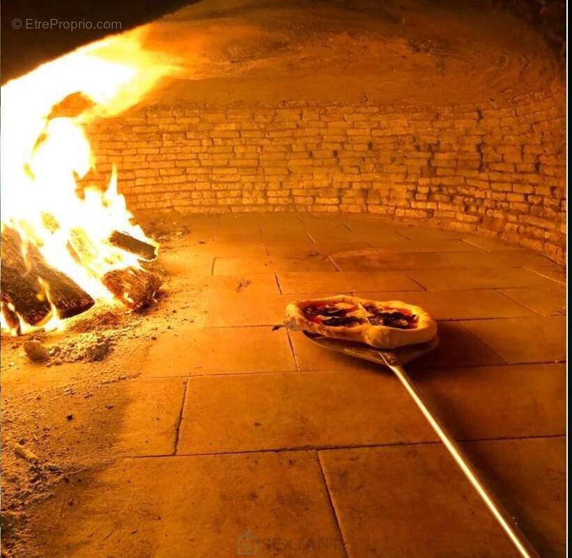 Maison à CAMIAC-ET-SAINT-DENIS