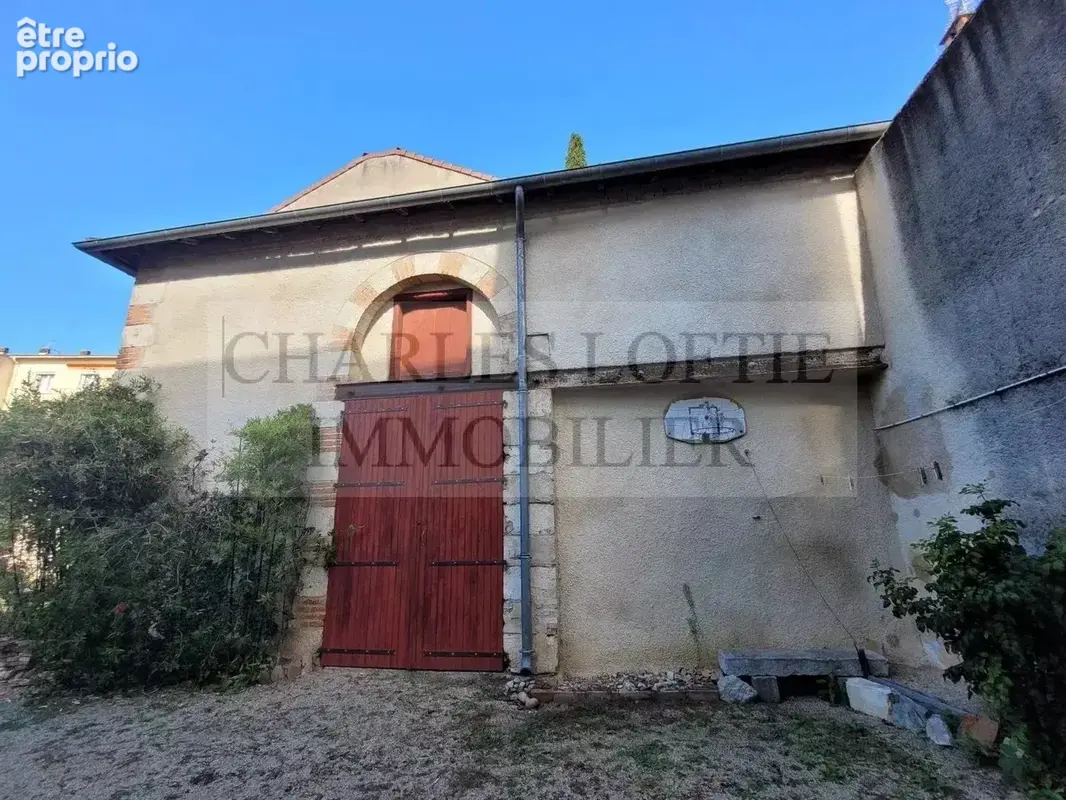 Immeuble de 3 logements, dépendances et jardin à Cahors. - photo 11