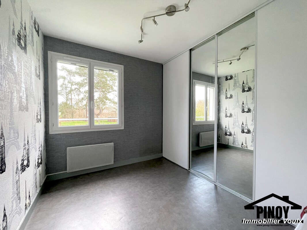 Maison à VILLETHIERRY