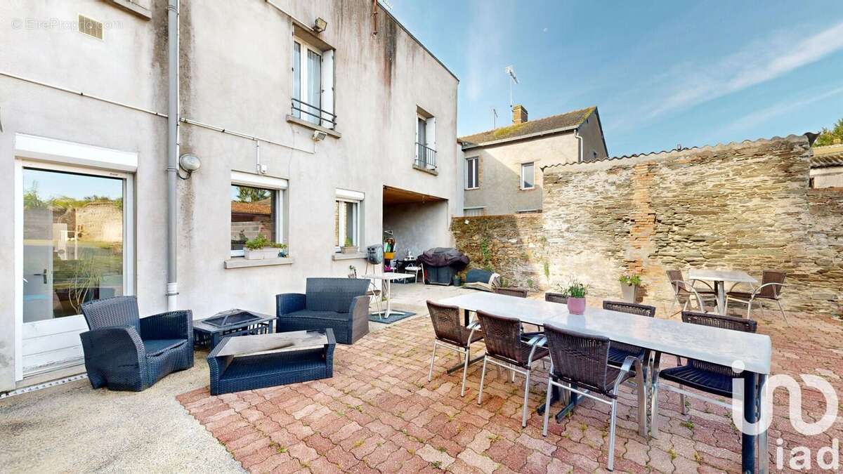 Photo 2 - Maison à BEGROLLES-EN-MAUGES