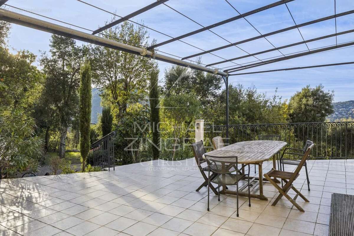 Maison à MANDELIEU-LA-NAPOULE