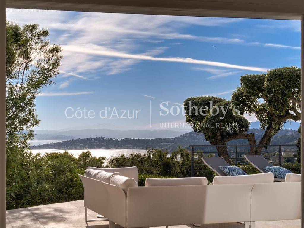 Maison à LES ISSAMBRES