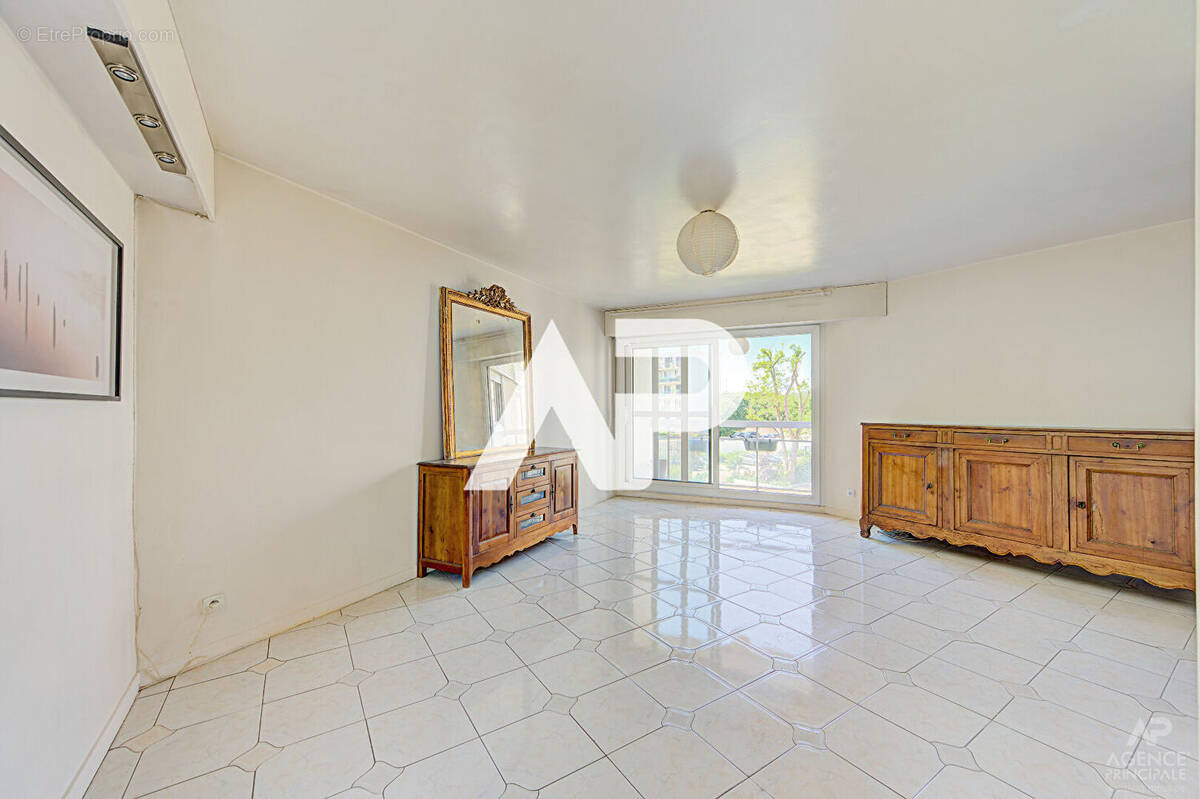 Photo Appartement à Rueil-Malmaison au prix de 448 000€